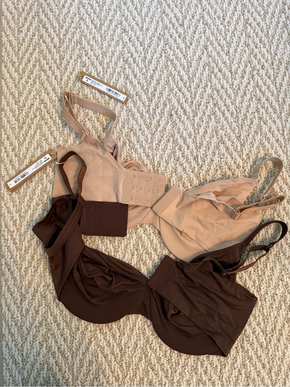 SKIMS Unlined Full Coverage Bra 2 pack 34DD